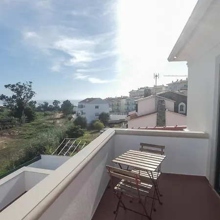 Проживание в семье Fonte Mar Назаре